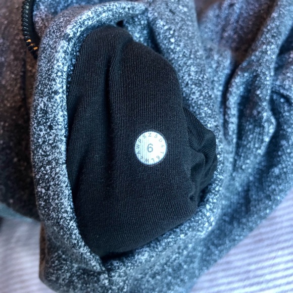 lululemon athletica Scuba Hoodie - Picture 4 of 5